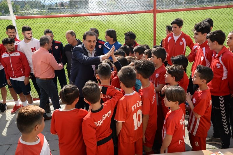 Alttan Isıtmalı Antrenman Sahasının Açılışı Yapıldı