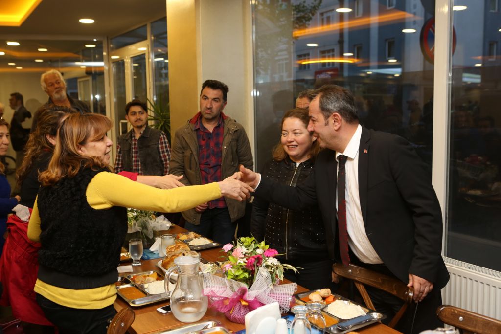 Başkan Özcan, aşevinde vatandaşlarla iftar yaptı