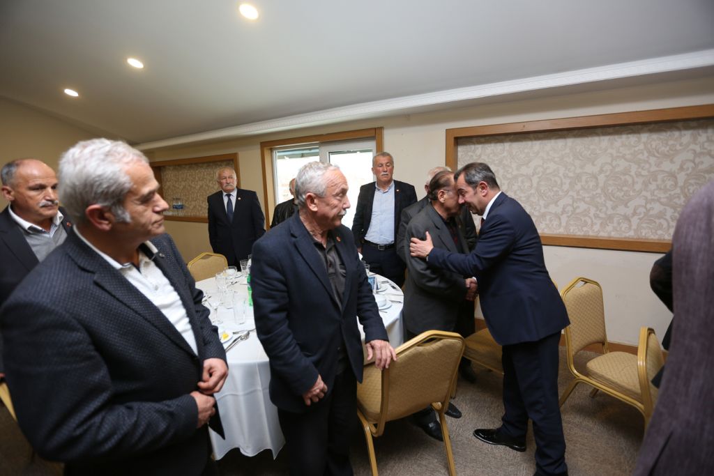 Başkan Tanju Özcan muhtarlarla bir araya geldi