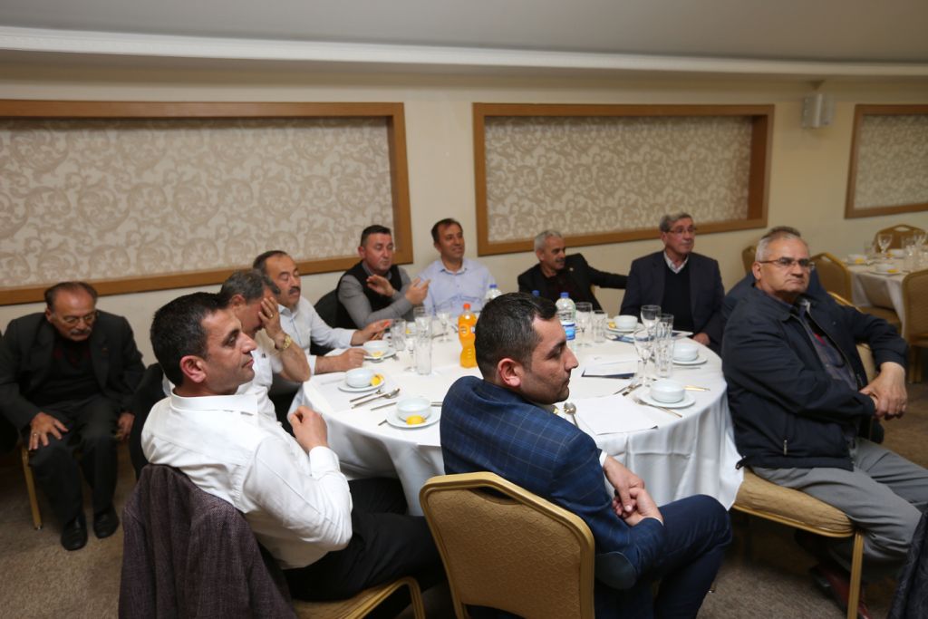 Başkan Tanju Özcan muhtarlarla bir araya geldi