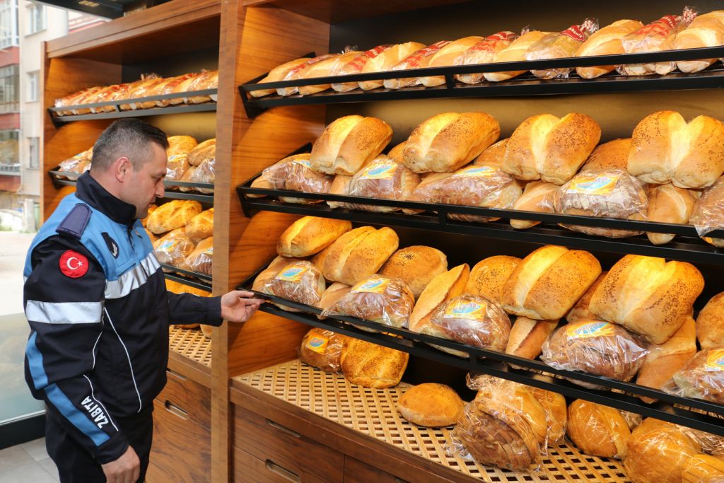 Bolu Belediyesi Zabıtası'ndan fırın denetimi