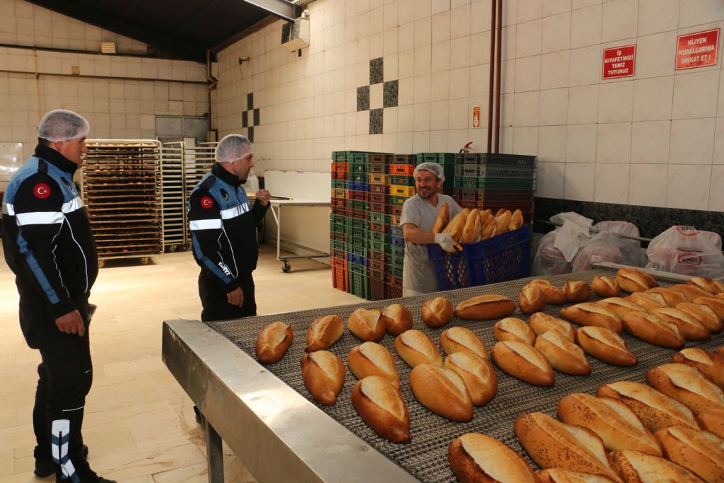 Bolu Belediyesi Zabıtası'ndan fırın denetimi