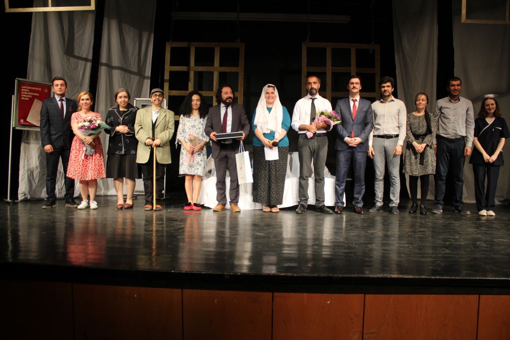 Bolu Sağlık Tiyatro Grubu, Karşılaşmalar oyununu sahneledi