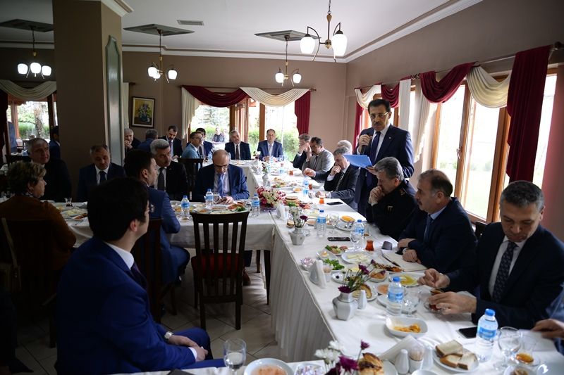 Bolu Valisi Ahmet Ümit: 