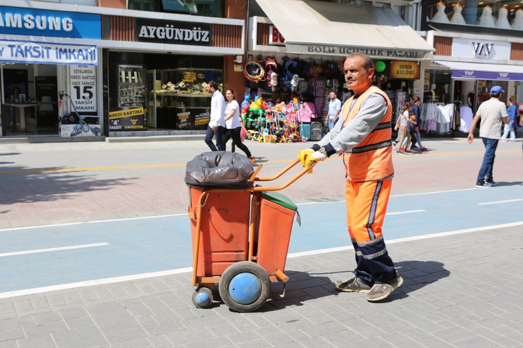 Bulduğu altını sahibine teslim etti, Başkan Özcan kutladı