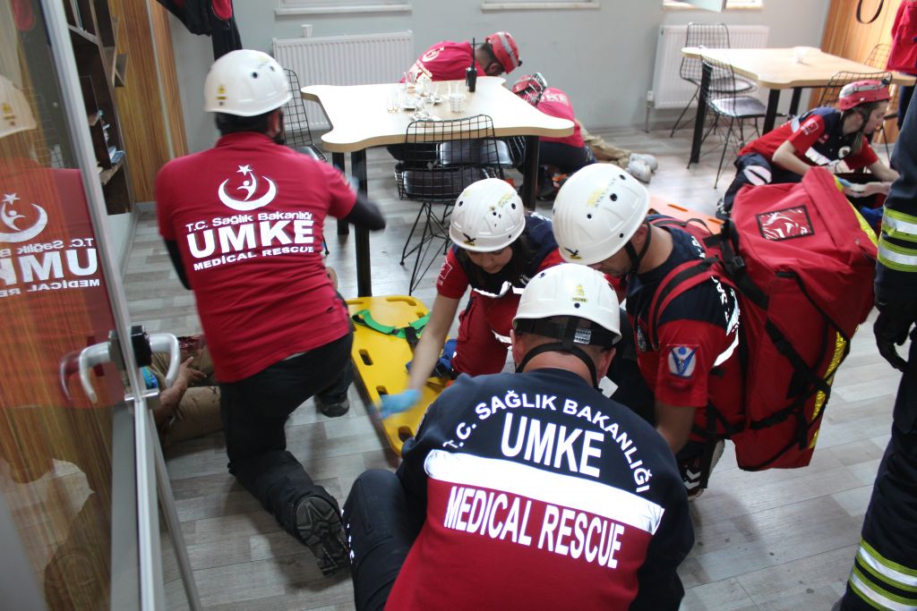 HEM TATBİKAT HEM ŞENLİK