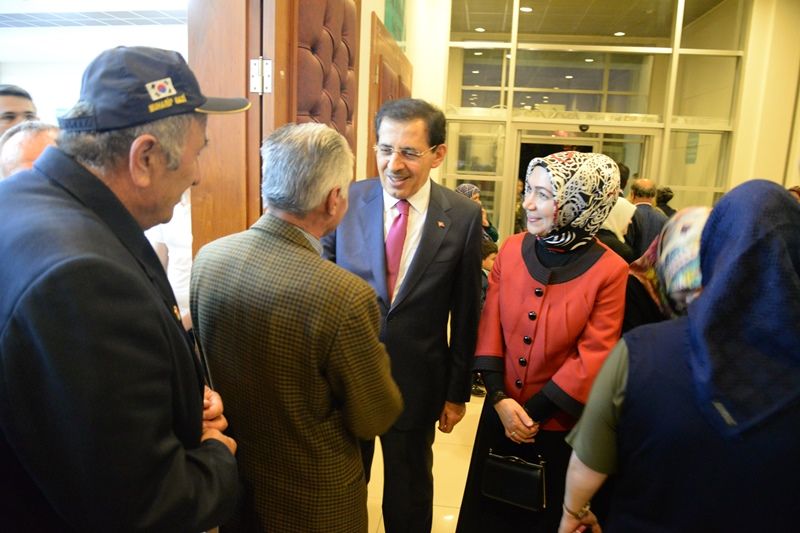 ŞEHİT AİLELERİ VE GAZİLER ONURUNA İFTAR VERİLDİ