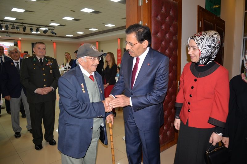 ŞEHİT AİLELERİ VE GAZİLER ONURUNA İFTAR VERİLDİ