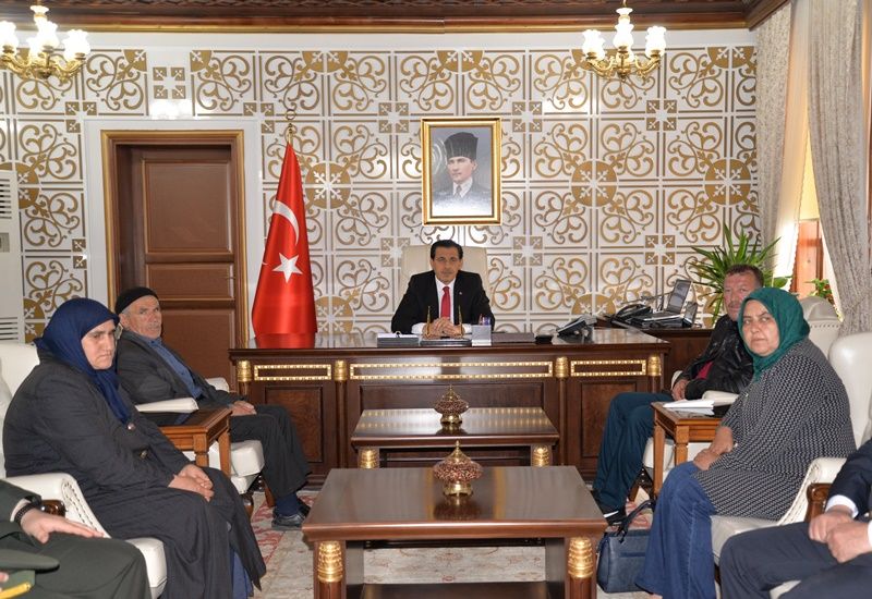 Şehit Ailelerine Devlet Övünç Madalyaları Verildi