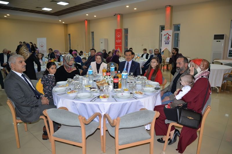Üçüncü iftar koruyucu ailelerle yapıldı