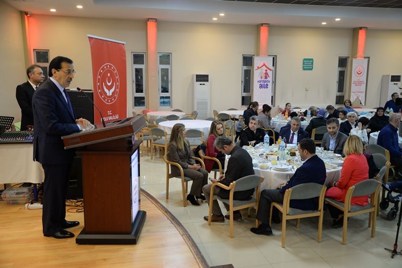 Üçüncü iftar koruyucu ailelerle yapıldı
