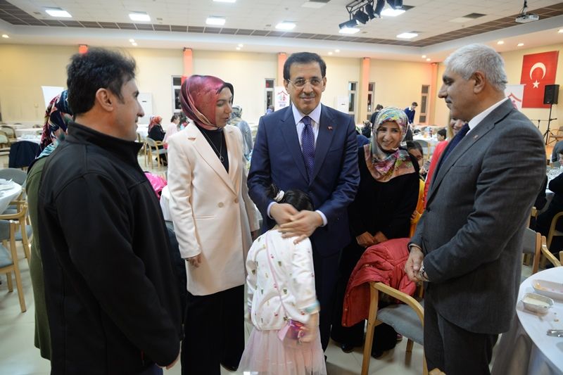 Üçüncü iftar koruyucu ailelerle yapıldı