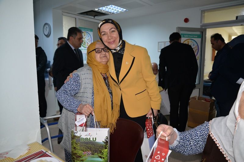 Vali Ümit iftar sofrasında huzurevi sakinleriyle buluştu