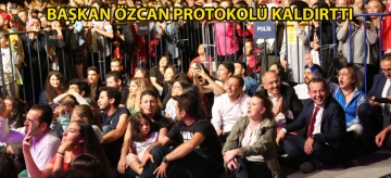 Başkan Özcan protokolü kaldırdı 