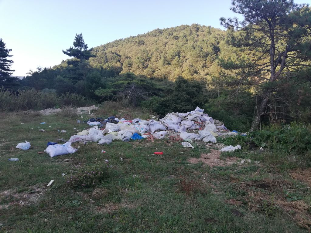 UYARI LEVHASINI HEDEF TAHTASINA ÇEVİRDİLER!
