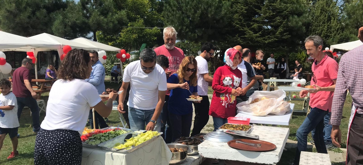 Gazeteciler piknikte buluştu