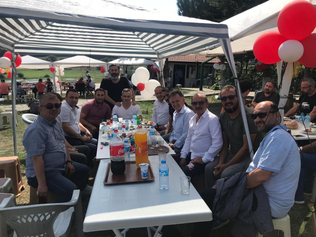 Gazeteciler piknikte buluştu