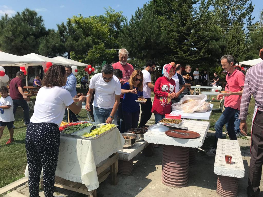 Gazeteciler piknikte buluştu