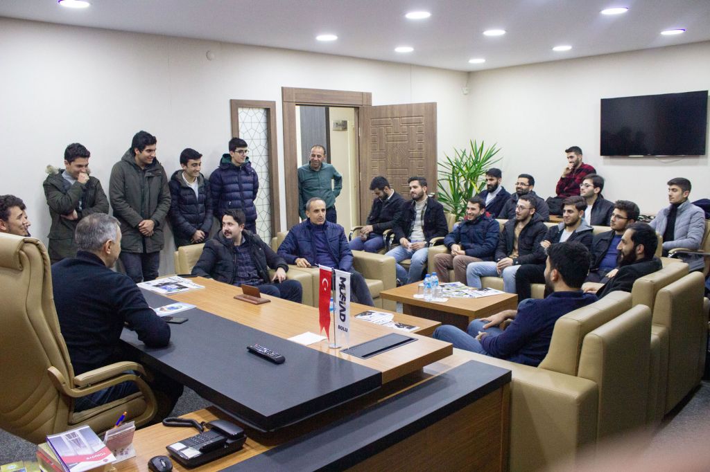 Mesele para ya da iş hacmi değil, vatanını, milletini ve bayrağını sevmek ilk şartımız