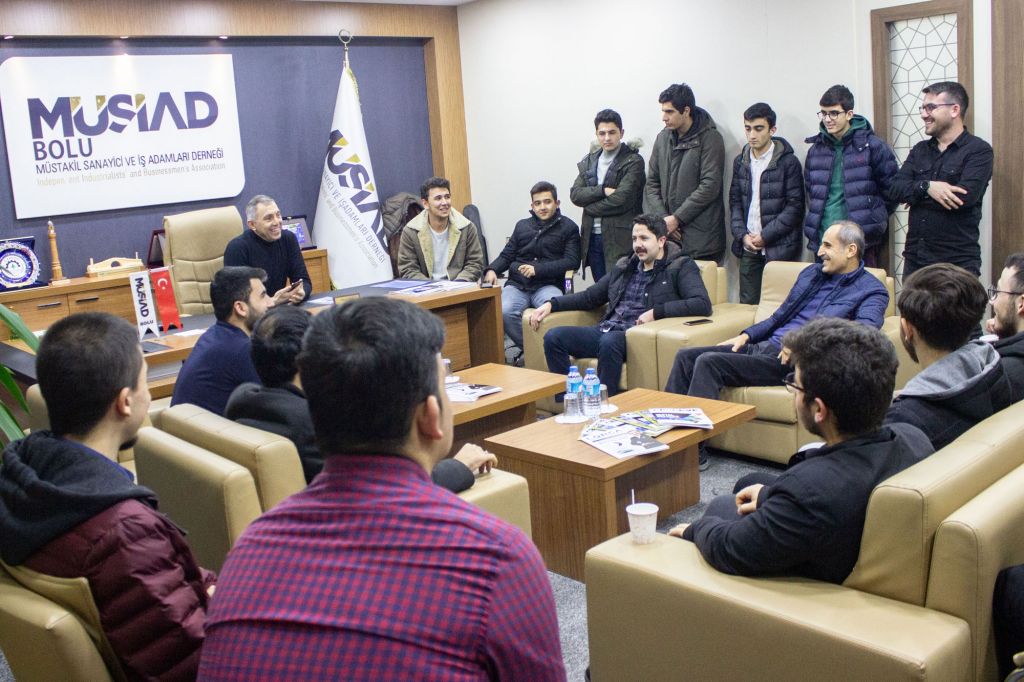 Mesele para ya da iş hacmi değil, vatanını, milletini ve bayrağını sevmek ilk şartımız