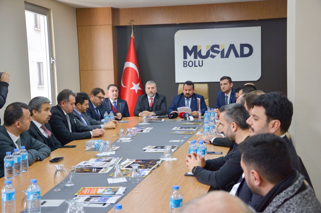 Gerçekleri anlatmaya mı örtmeye mi geldiniz?