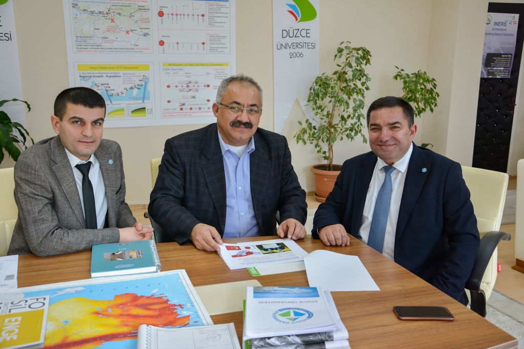 İYİ Parti Yüksek Hızlı Tren projesinin peşini bırakmıyor