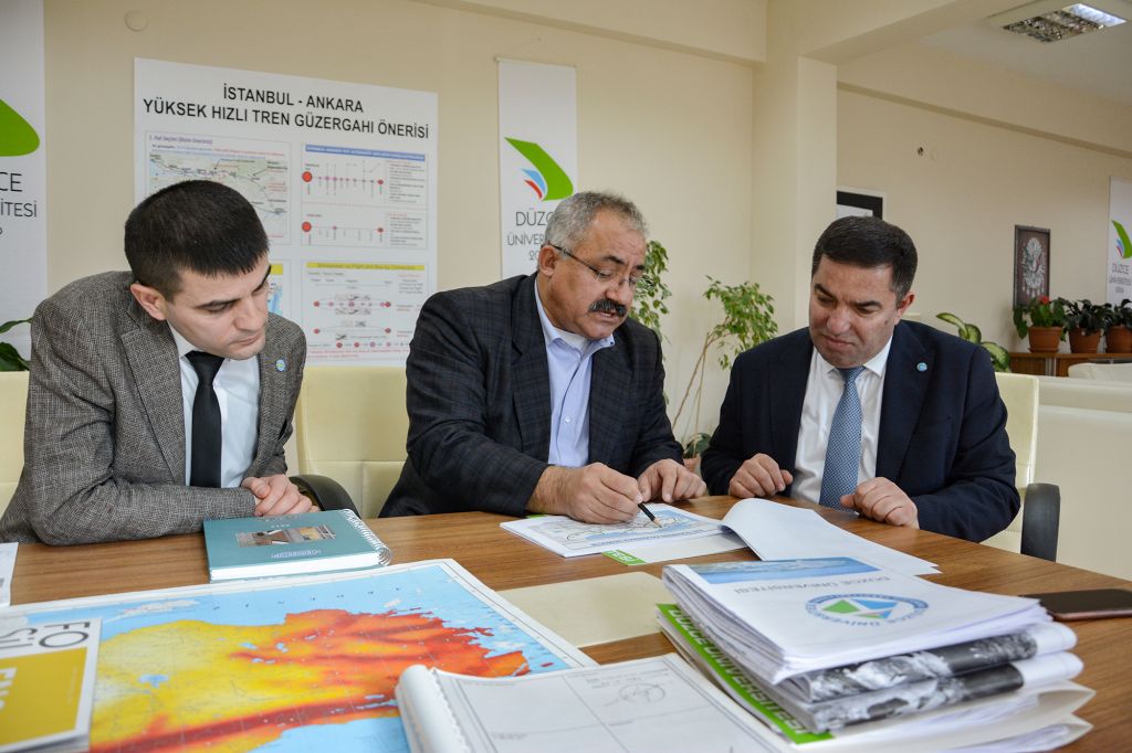 İYİ Parti Yüksek Hızlı Tren projesinin peşini bırakmıyor