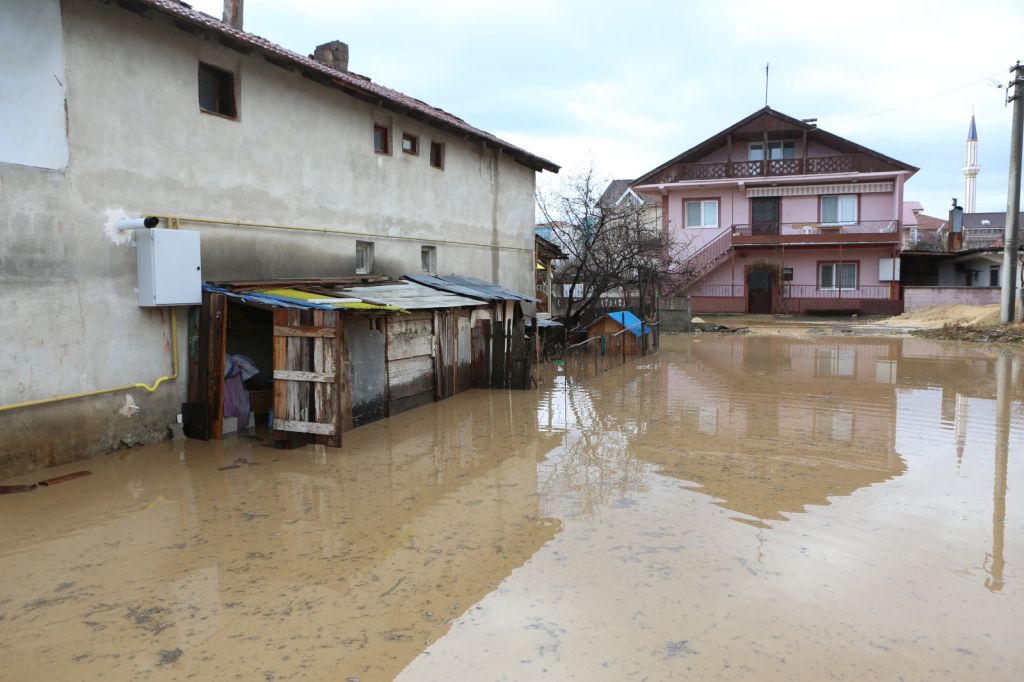 Tepecik Mahallesi sular altında kaldı