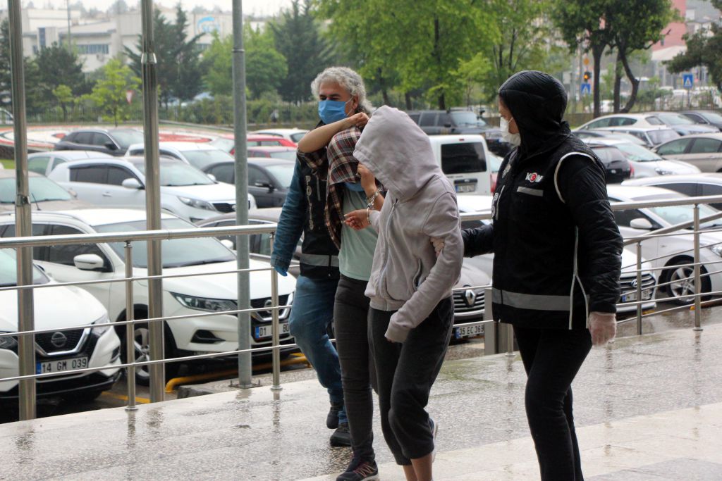 22 kilo esrarla yakalandılar