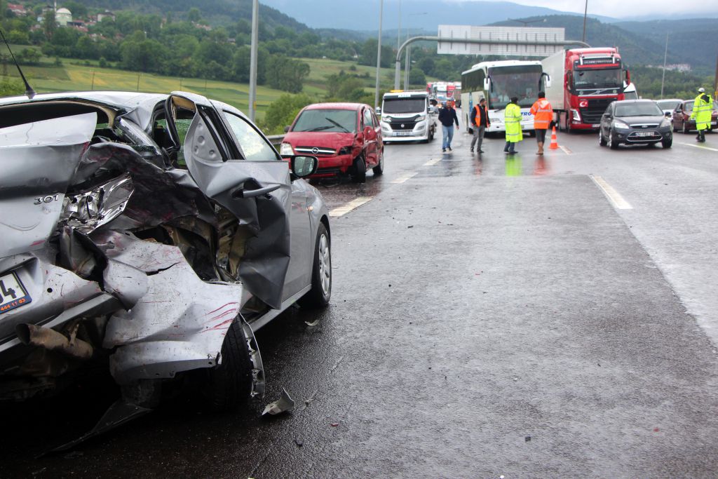 7 yaşındaki Asya annesine ağladı