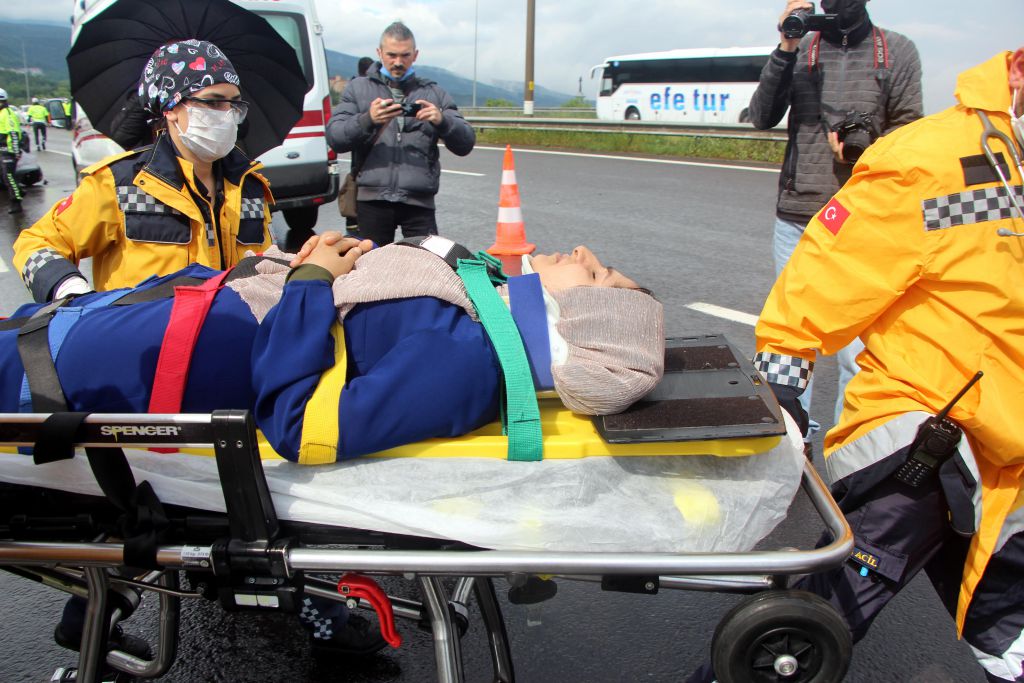 7 yaşındaki Asya annesine ağladı