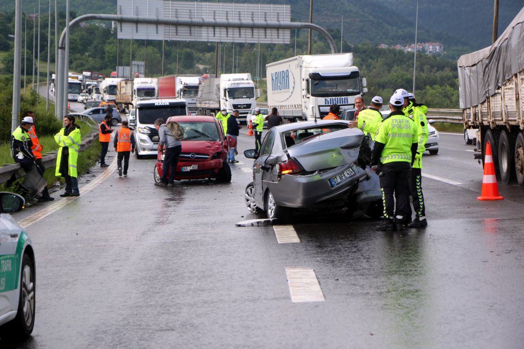 7 yaşındaki Asya annesine ağladı