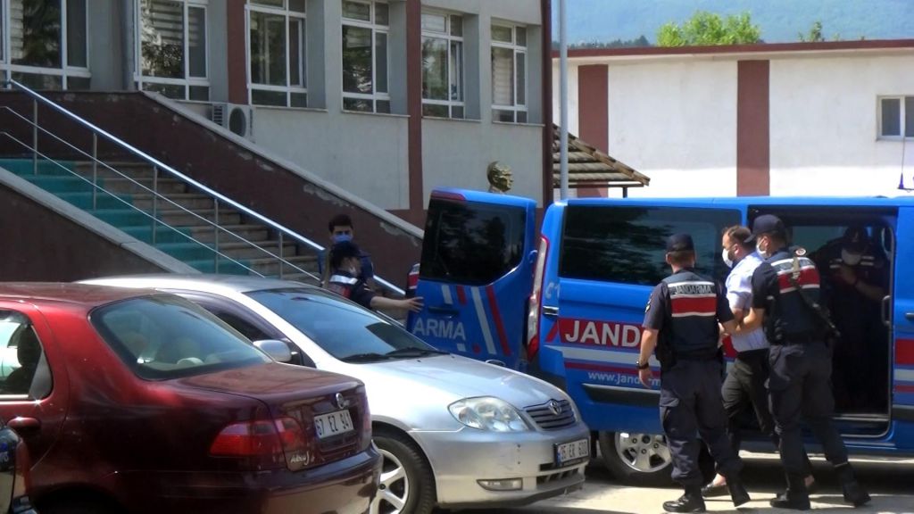 Baltayı taşa fena vurdular!