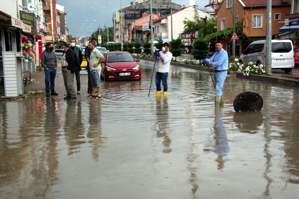 Bolu'yu sel aldı