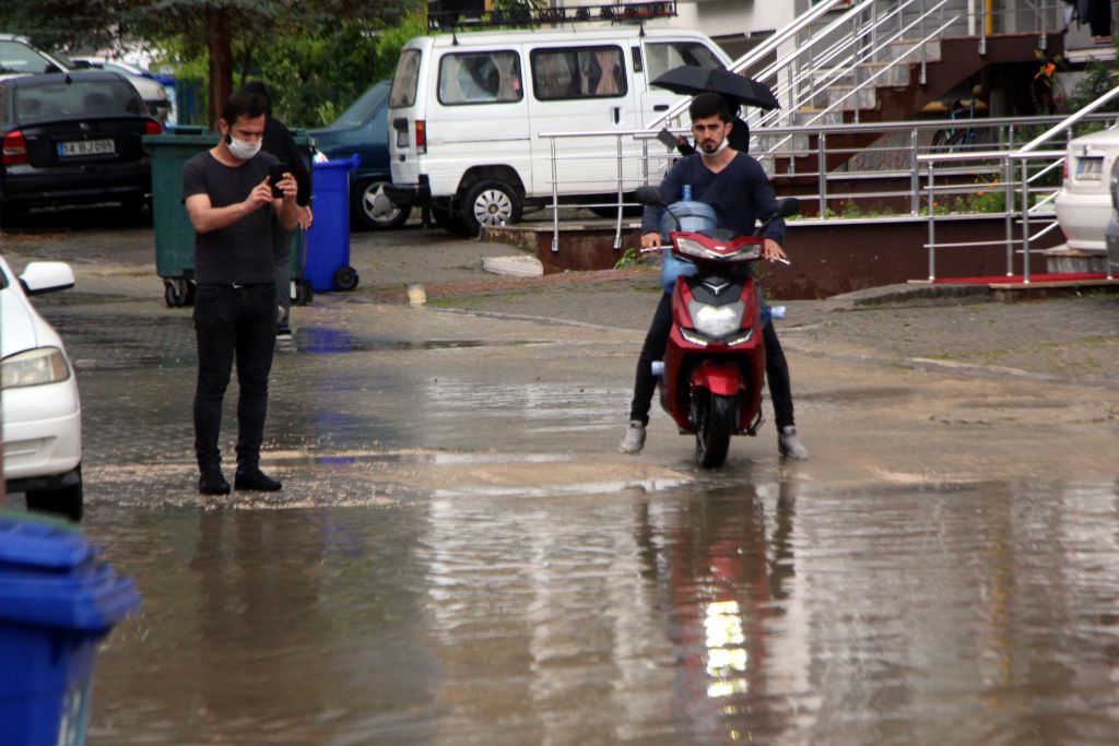 Bolu'yu sel aldı