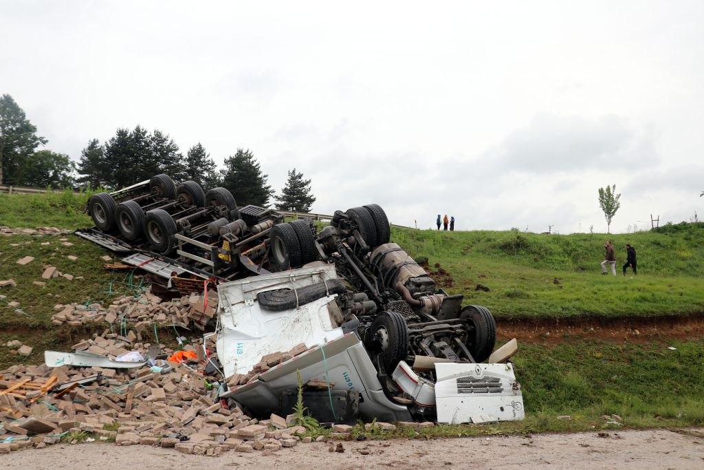 Bu kazada burnu bile kanamadı