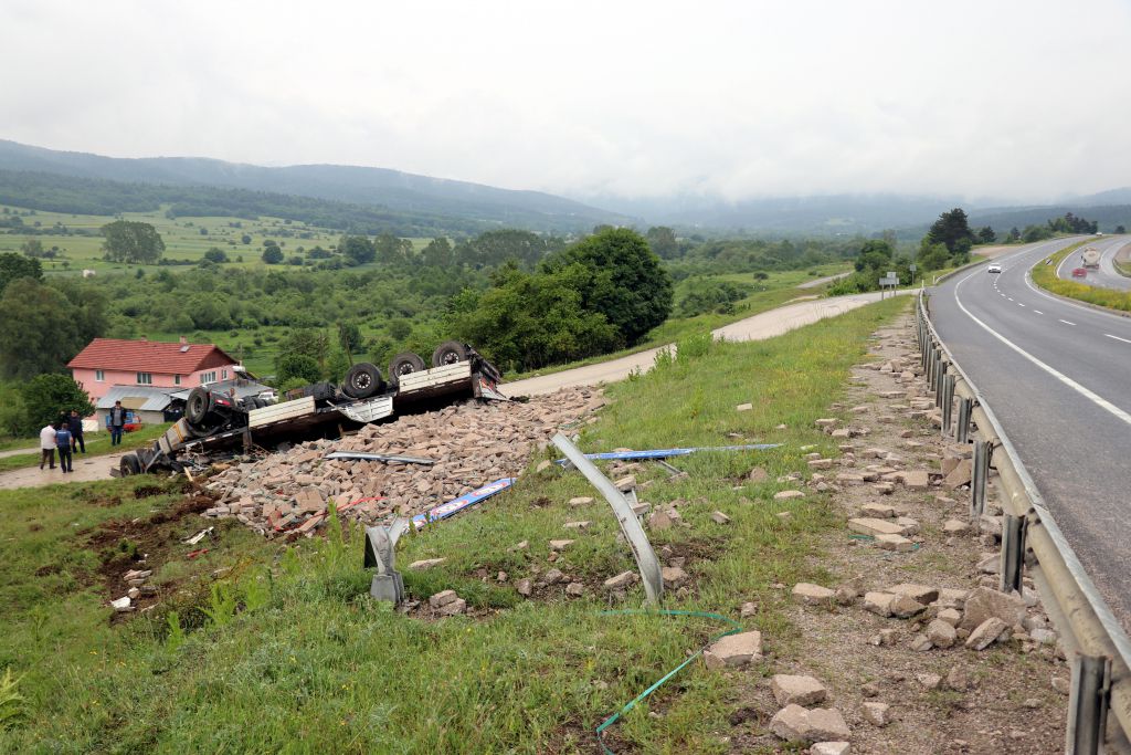 Bu kazada burnu bile kanamadı