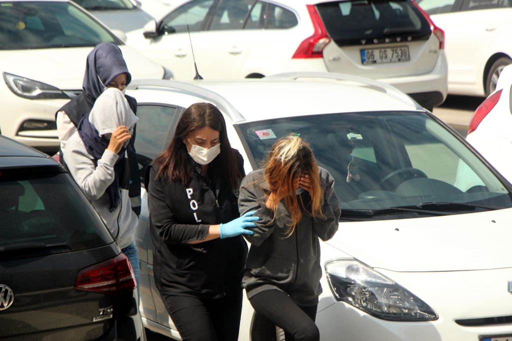 Hırsız "Eltiler" yakalandı