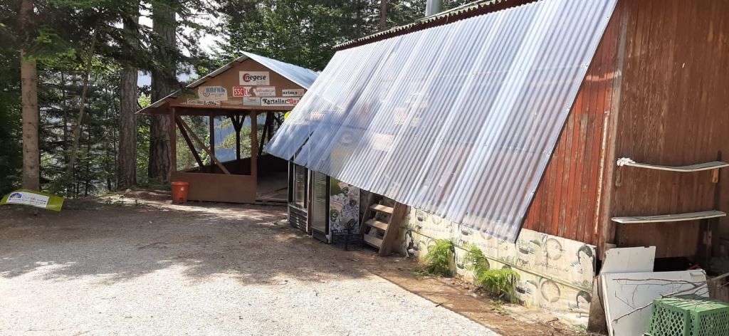 Yedigöller yolu içler acısı halde!