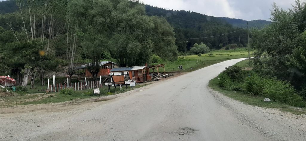 Yedigöller yolu içler acısı halde!