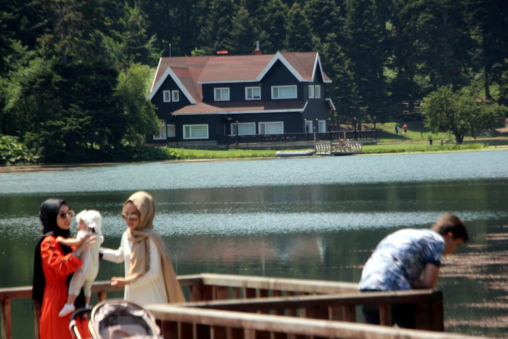 Gölcükte ziyaretçi manzarası pes dedirtti