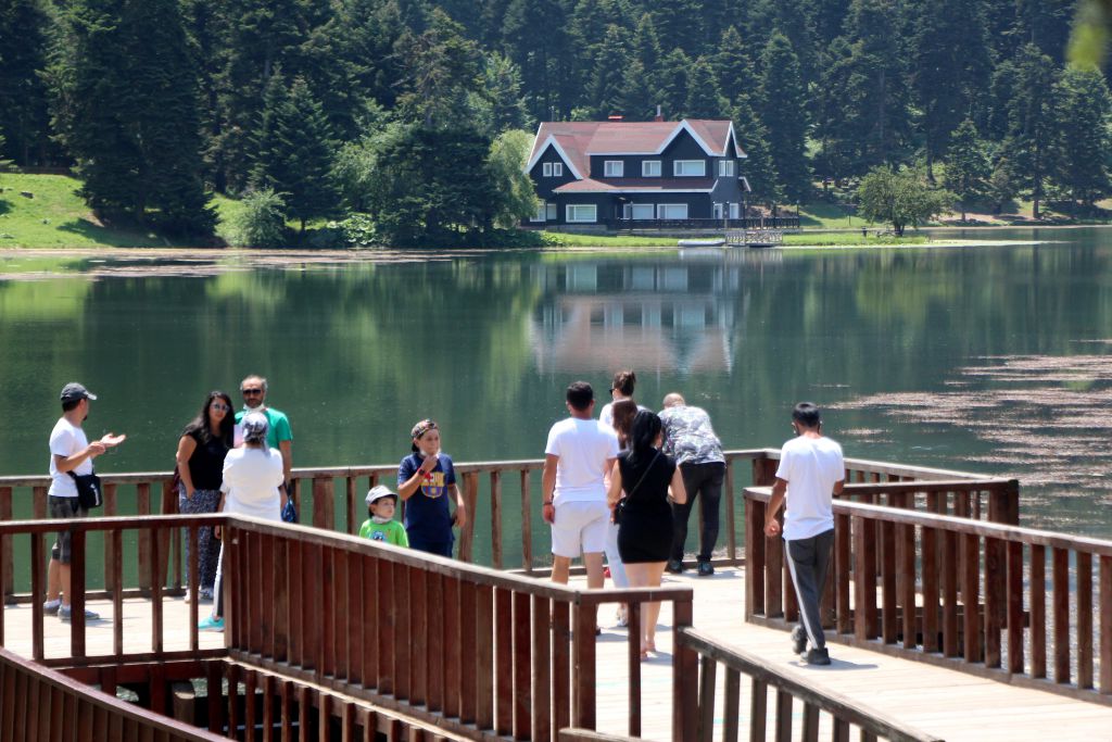 Gölcükte ziyaretçi manzarası pes dedirtti