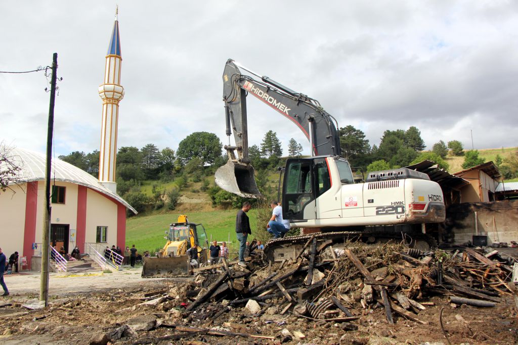 İki kardeş yangından kaçamamış