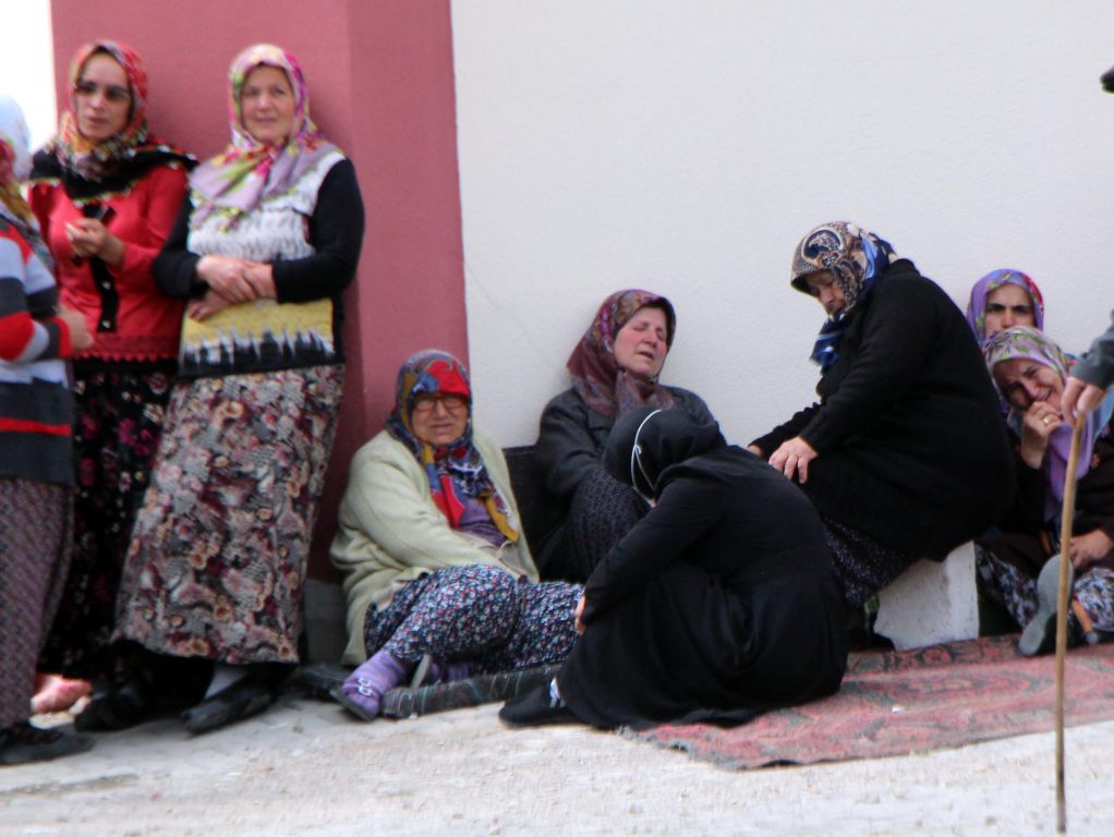 İki kardeş yangından kaçamamış