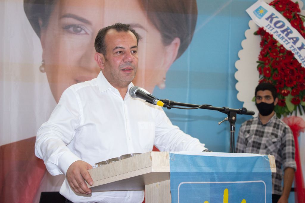 Örnekbaş görevinin başında