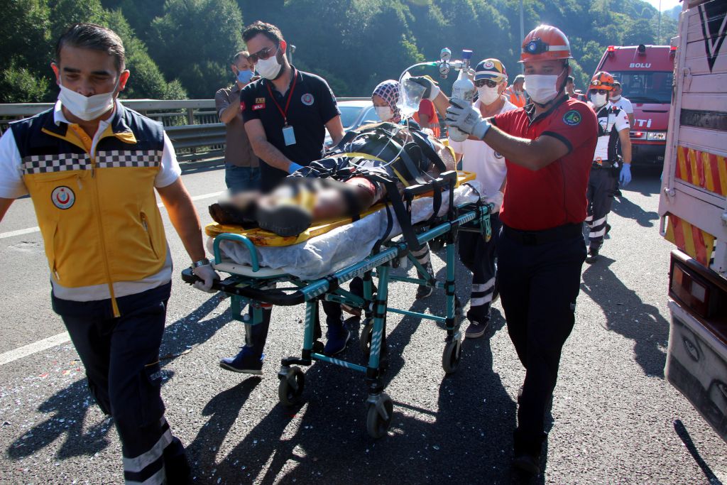 TIR'la kamyon çarpıştı