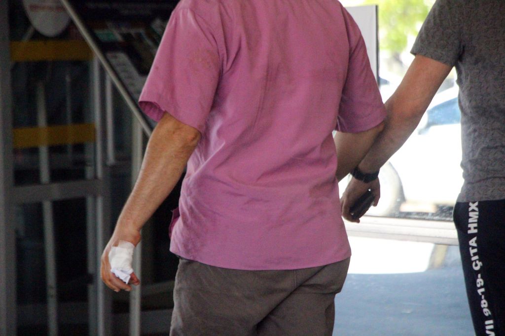 Acemi kasaplar yine acilleri doldurdu