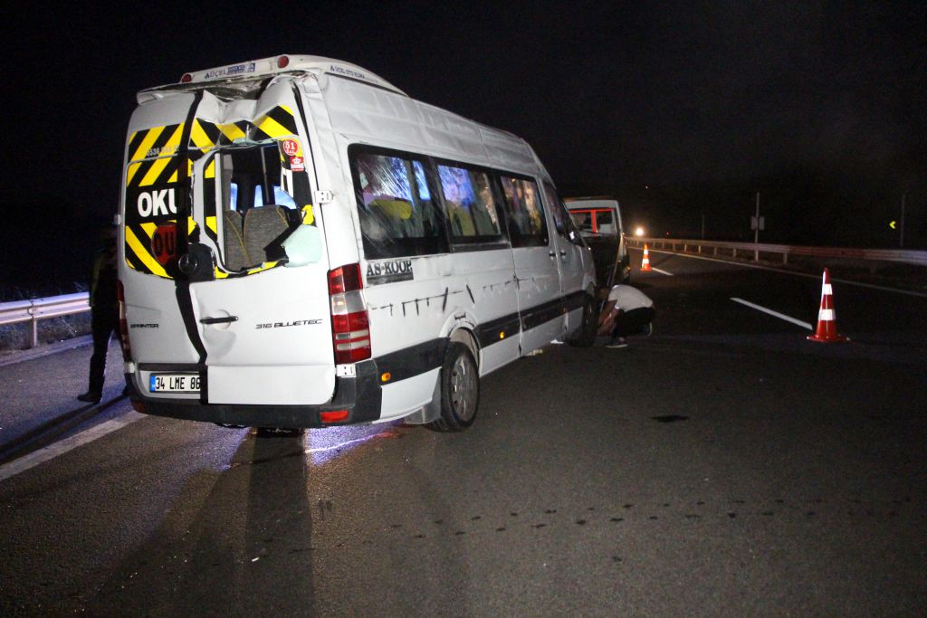 Taziyeye giderken kaza yaptılar