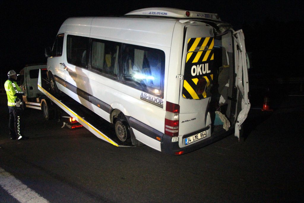 Taziyeye giderken kaza yaptılar