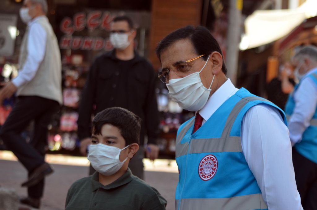 Karantinaya uymayan yurda alınacak